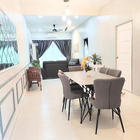 Vila Private Pool Cassa Dinies, Wifi , Bbq,10 Pax Rantau Panjang Exteriér fotografie