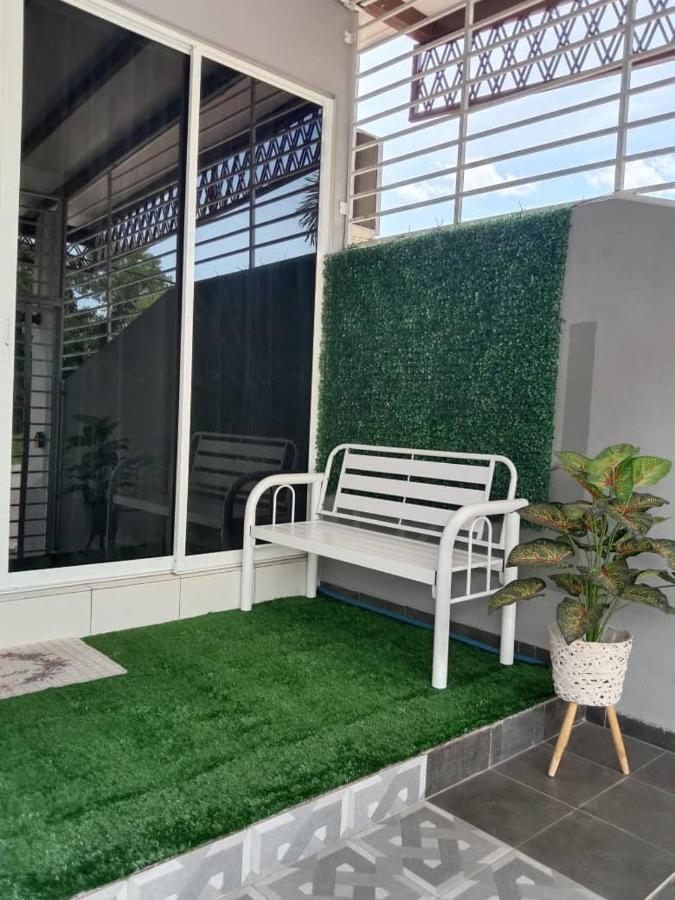 Vila Private Pool Cassa Dinies, Wifi , Bbq,10 Pax Rantau Panjang Exteriér fotografie